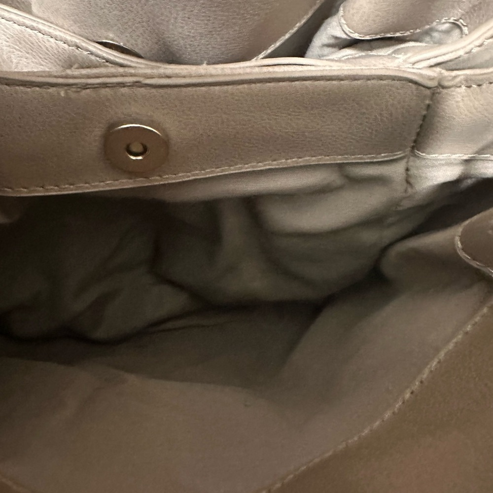 Bebe Elegant Tan Chain-Accent Women's Bag - Picture 5 of 6